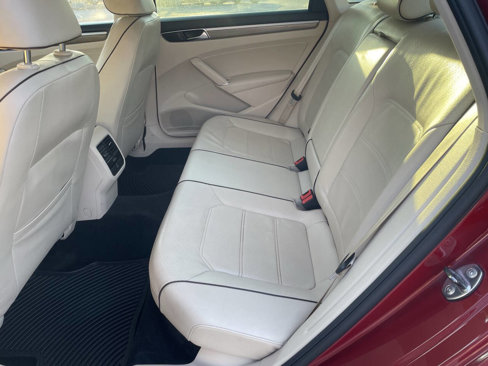 Used 2017 Volkswagen Passat 1.8T SE image 19