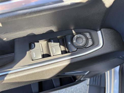 Used 2023 Chevrolet Silverado 1500 LT image 13