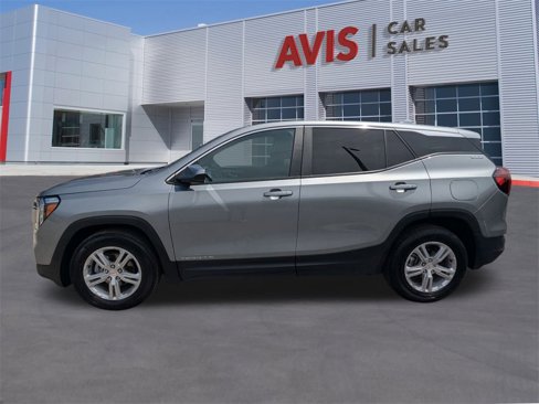 Used 2024 GMC Terrain SLE image 10