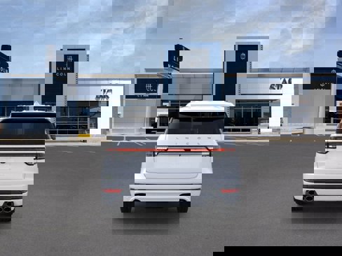 New 2025 Lincoln Aviator AWD w/ Jet Appearance Package image 5