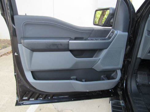 Used 2025 Ford F150 XLT w/ Equipment Group 301A Standard image 11