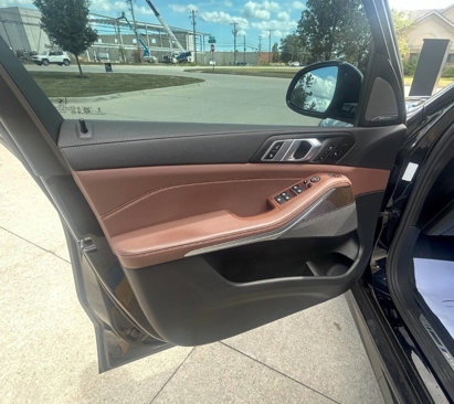 Used 2021 BMW X5 M50i w/ Executive Package image 36
