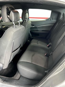 Used 2013 Dodge Avenger SE image 17