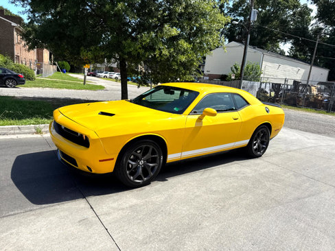 Used 2017 Dodge Challenger SXT image 7