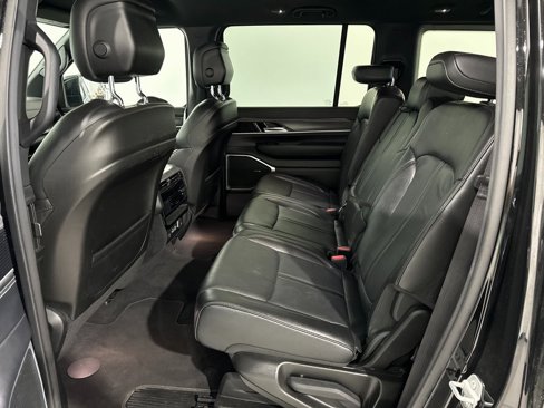Used 2023 Jeep Wagoneer Series II image 21