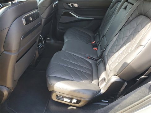 Used 2024 BMW X7 xDrive40i image 27