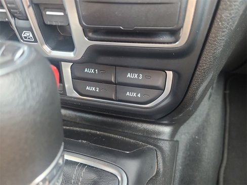 Used 2024 Jeep Wrangler Sahara image 20
