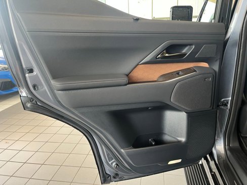 Used 2025 Lexus GX 550 image 17