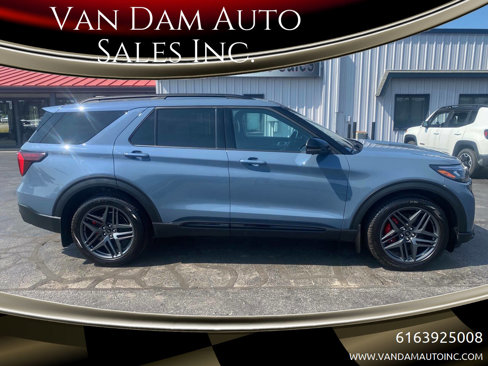 Used 2025 Ford Explorer ST image 1