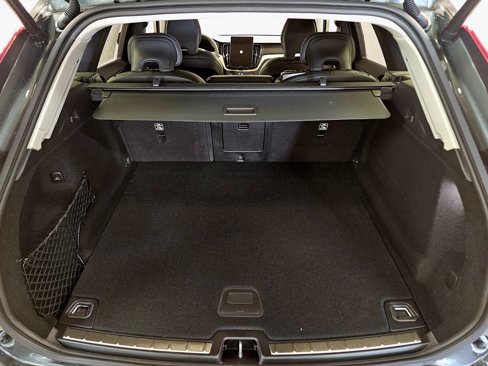 New 2026 Volvo XC60 B5 Ultra w/ Climate Package image 18