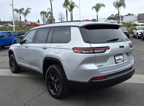 New 2025 Jeep Grand Cherokee L Laredo image 3