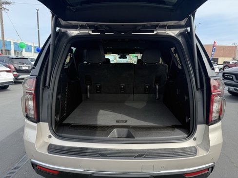 Used 2023 Chevrolet Suburban LT image 16