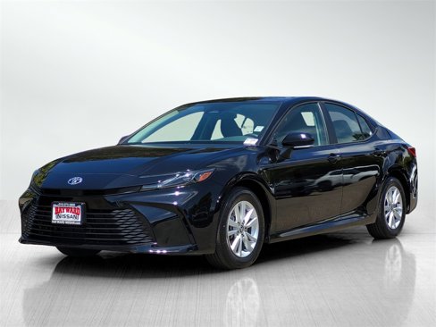 Used 2025 Toyota Camry LE image 8