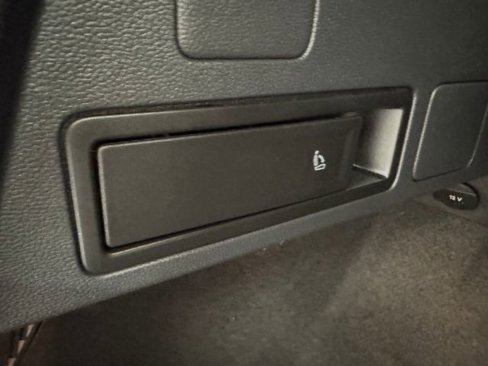 Used 2019 Volkswagen Tiguan S w/ Driver Assistance Package image 33