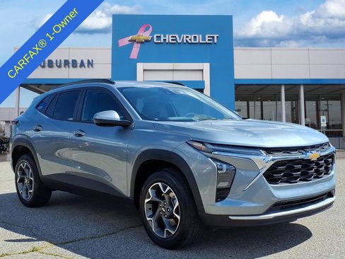 Used 2025 Chevrolet Trax LT image 3