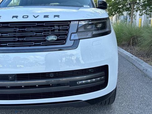 New 2025 Land Rover Range Rover SE image 9