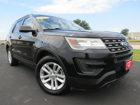 Used 2017 Ford Explorer FWD image 2