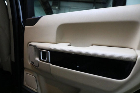 Used 2010 Land Rover Range Rover HSE LUX image 40