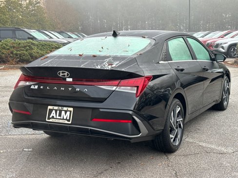 Certified 2025 Hyundai Elantra SEL image 5