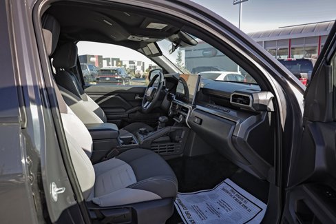 Used 2024 Toyota Tacoma TRD Off-Road image 28