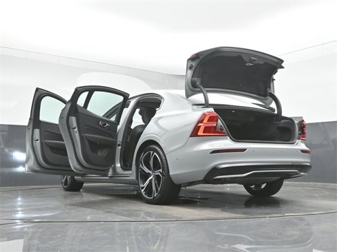 Used 2025 Volvo S60 B5 Plus w/ Protection Package Premier image 54
