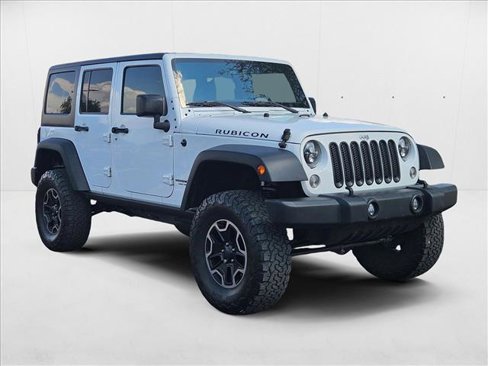 Used 2015 Jeep Wrangler Unlimited Rubicon w/ Connectivity Group image 3