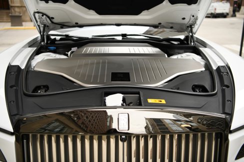 New 2025 Rolls-Royce Spectre Black Badge image 22