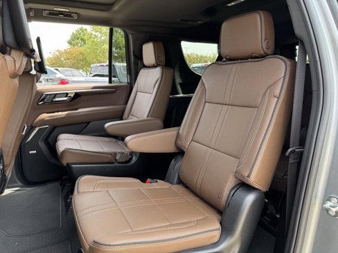 New 2026 Chevrolet Suburban High Country image 23