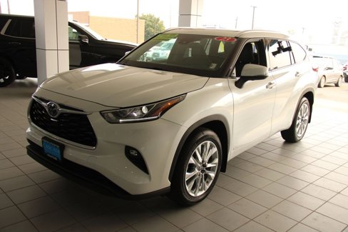 Used 2023 Toyota Highlander Limited image 11