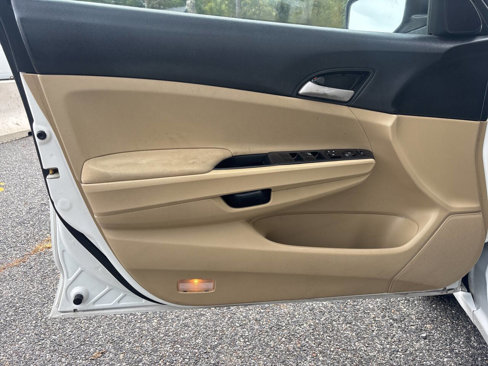 Used 2012 Honda Accord LX image 18