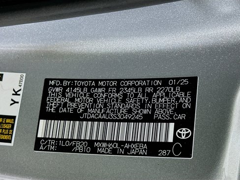 Used 2025 Toyota Prius LE image 12