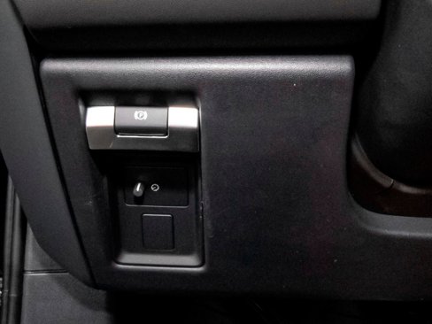 New 2025 Land Rover Defender 110 S image 11