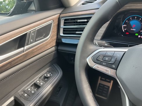 New 2026 Volkswagen Atlas SEL Premium R-Line image 18
