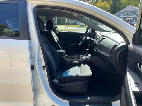 Used 2016 Kia Sportage LX image 12