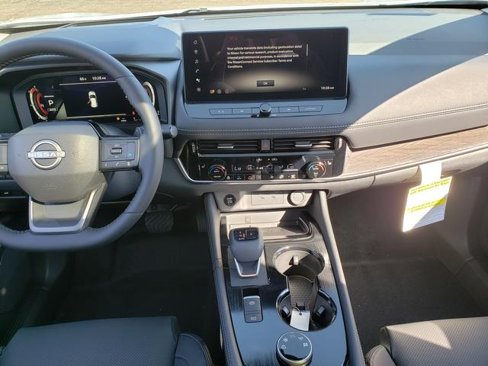 New 2026 Nissan Rogue Platinum image 14