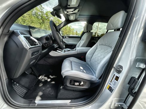 New 2026 BMW X5 xDrive50e w/ Premium Package image 15