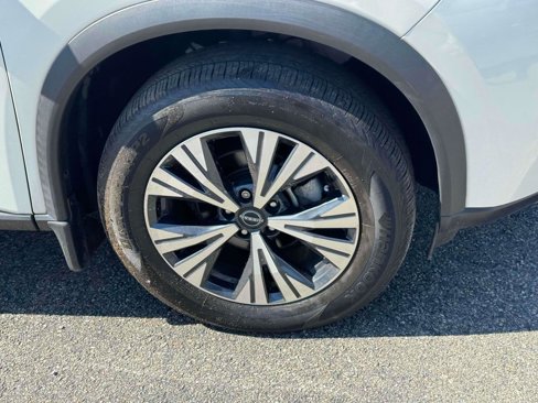 Used 2022 Nissan Rogue SV w/ SV Premium Package image 7