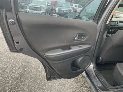 Used 2018 Honda HR-V LX image 17