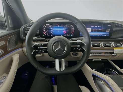 New 2026 Mercedes-Benz GLS 580 4MATIC image 11