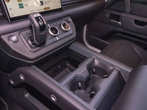 New 2025 Land Rover Defender 110 S image 30