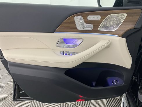 New 2025 Mercedes-Benz GLS 450 4MATIC image 11