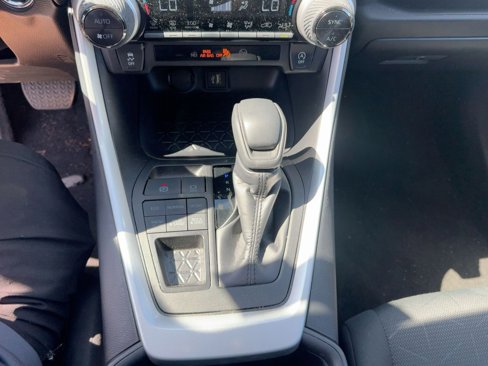 Used 2025 Toyota RAV4 XLE image 11