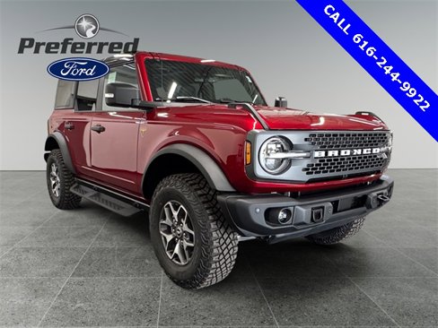 New 2025 Ford Bronco Badlands image 3