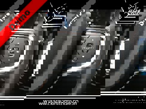 New 2025 Volvo XC40 B5 Core image 13