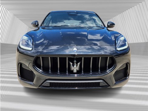 New 2025 Maserati Grecale GT image 3