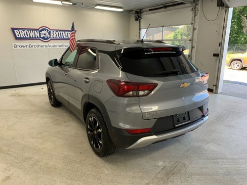 Used 2023 Chevrolet TrailBlazer LT w/ Sun and Liftgate Package image 4