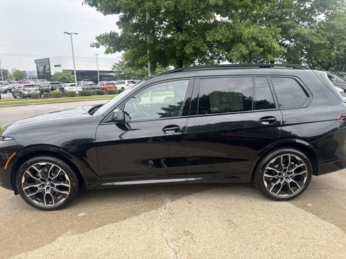 New 2026 BMW X7 xDrive40i w/ M Sport Package image 2