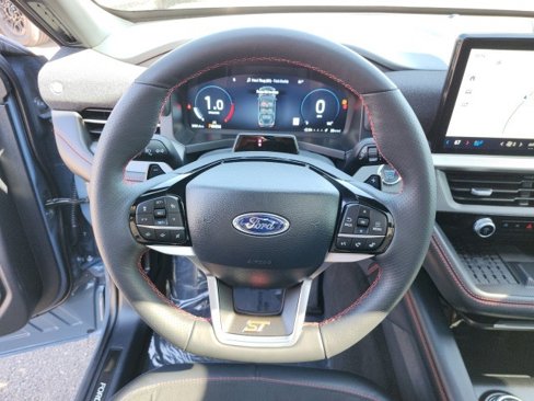 Used 2025 Ford Explorer ST image 19