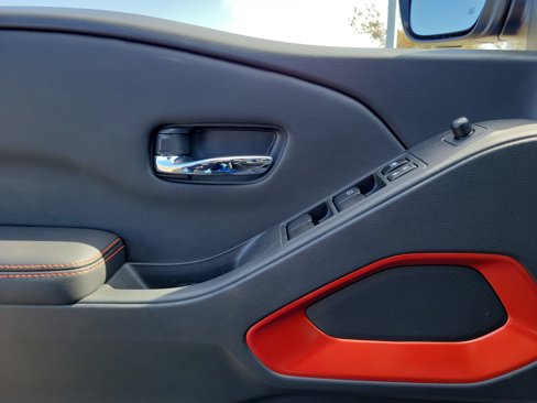 Used 2025 Nissan Frontier PRO-4X image 17