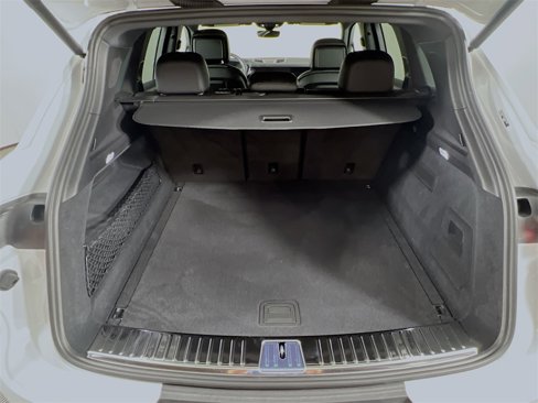 Used 2025 Porsche Cayenne image 28